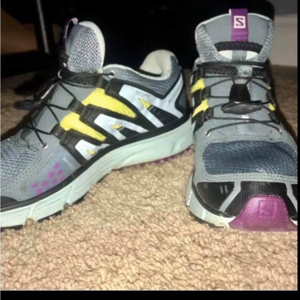 Salomon Women's Gray and Purple Athletic Shoes